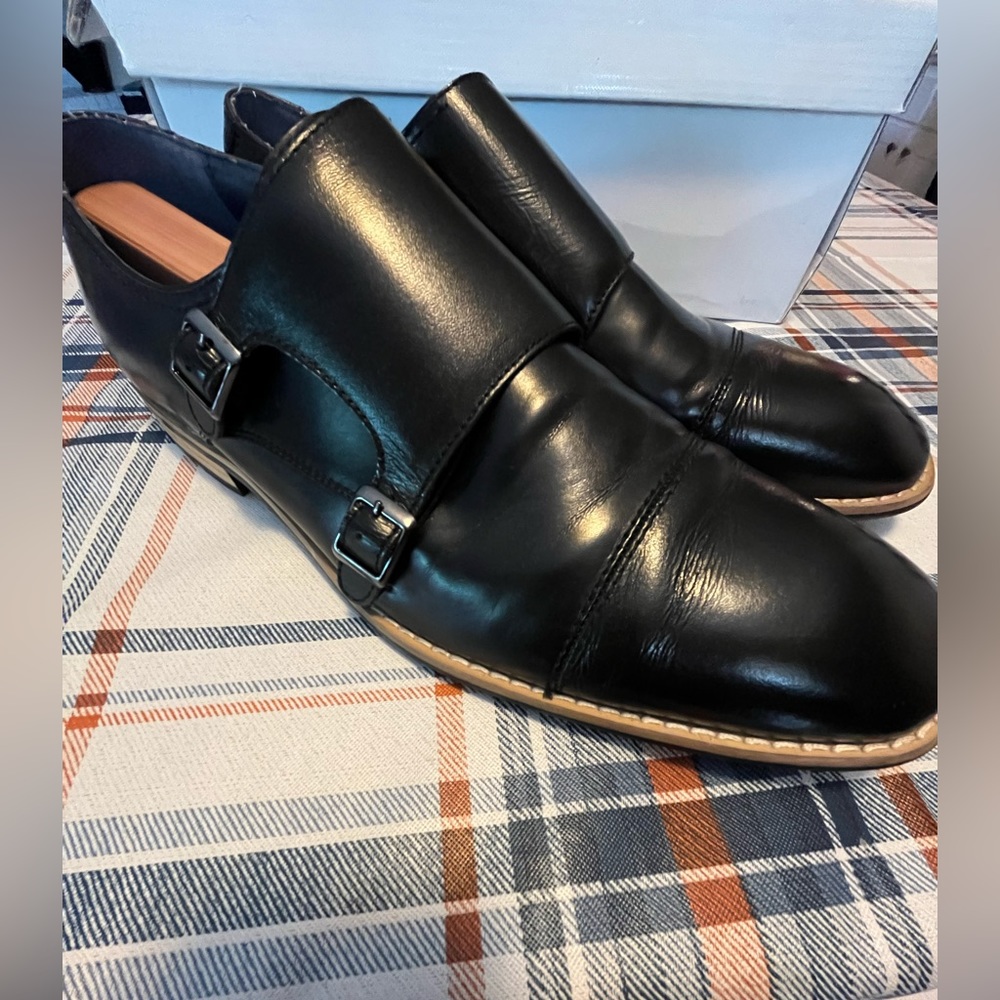 Steve Madden Black Leather 2 buckle dress shoes 10 1/2 - Picture 6 of 9